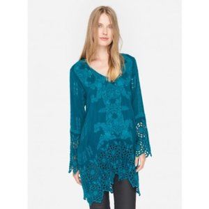 Johnny Was Blue Lona V Neck Embroidered Top 2X. No tags